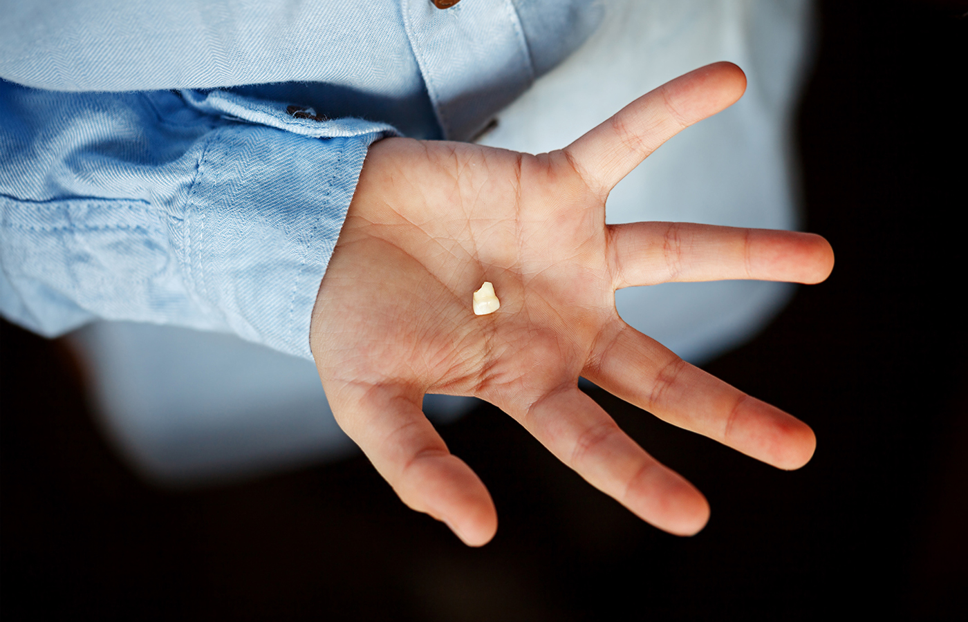 Dientes de leche: ¿es necesario tratarlos si tienen caries?